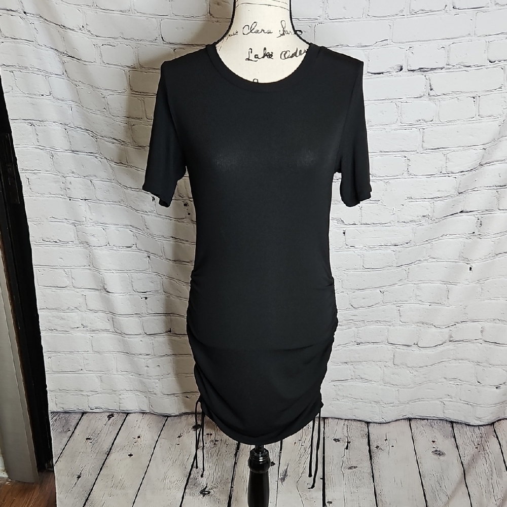 H&M Divided Bodycon Ruched Sides Black Short Sleeve Dress Size Medium